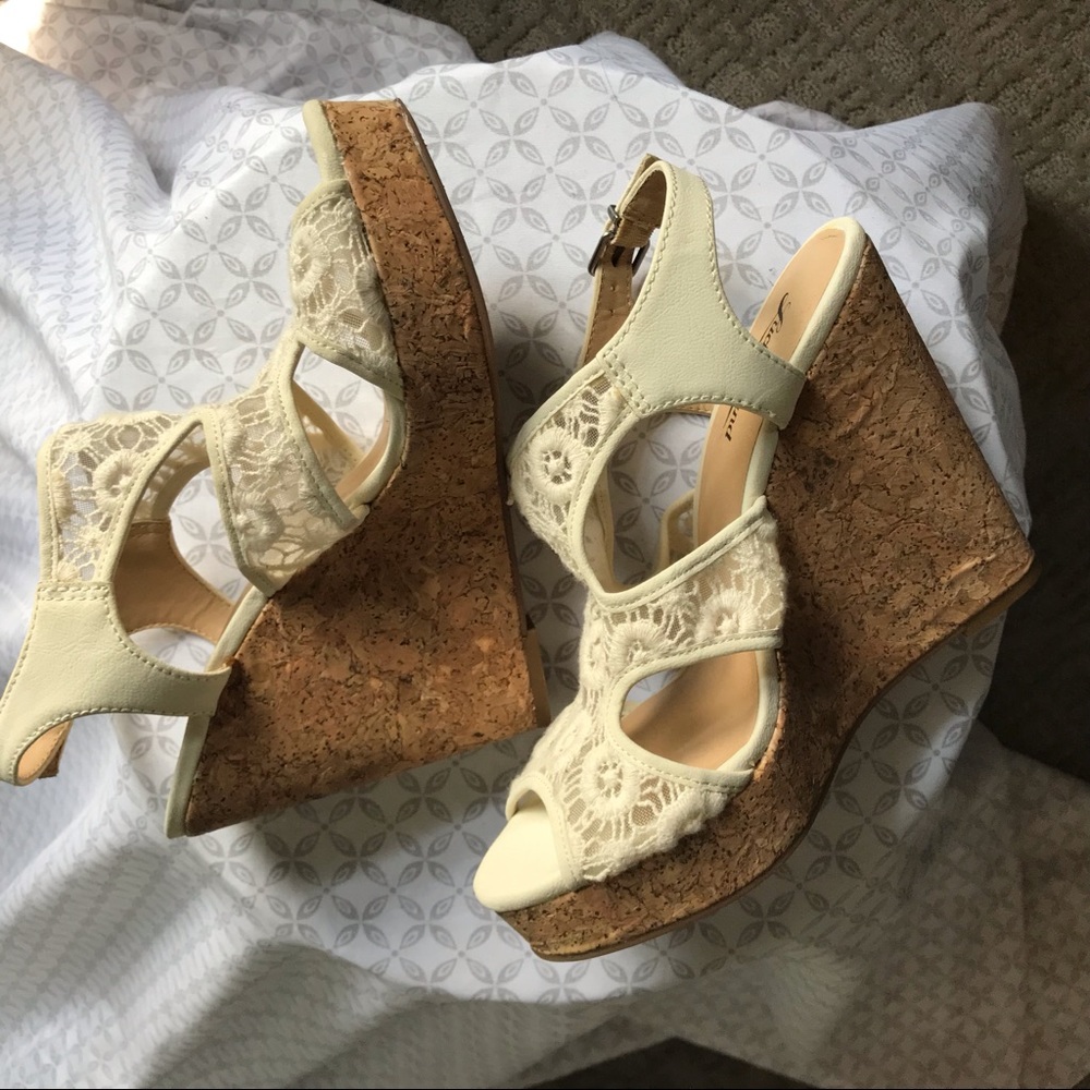 Lucky Brand Riedel Natural Crochet Cork Wedge 8M